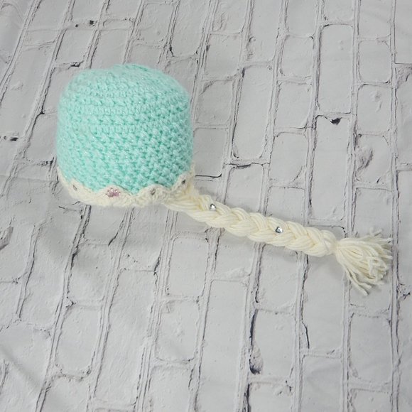 Beautiful "Frozen" Handmade Beanie Crochet. - Picture 3 of 8